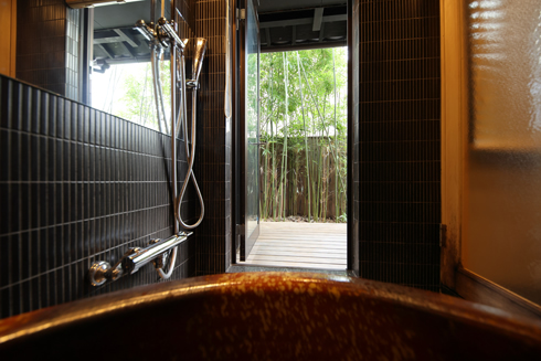 和モダンで落ち着いた雰囲気の客室